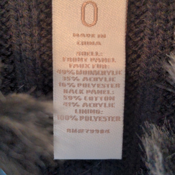 Chico's faux fur vest with side pockets - Picture 9 of 11